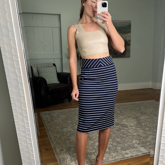 ANTONIO MELANI Dresses & Skirts - Antonio Melani navy blue high waist pencil skirt with horizontal white stripes